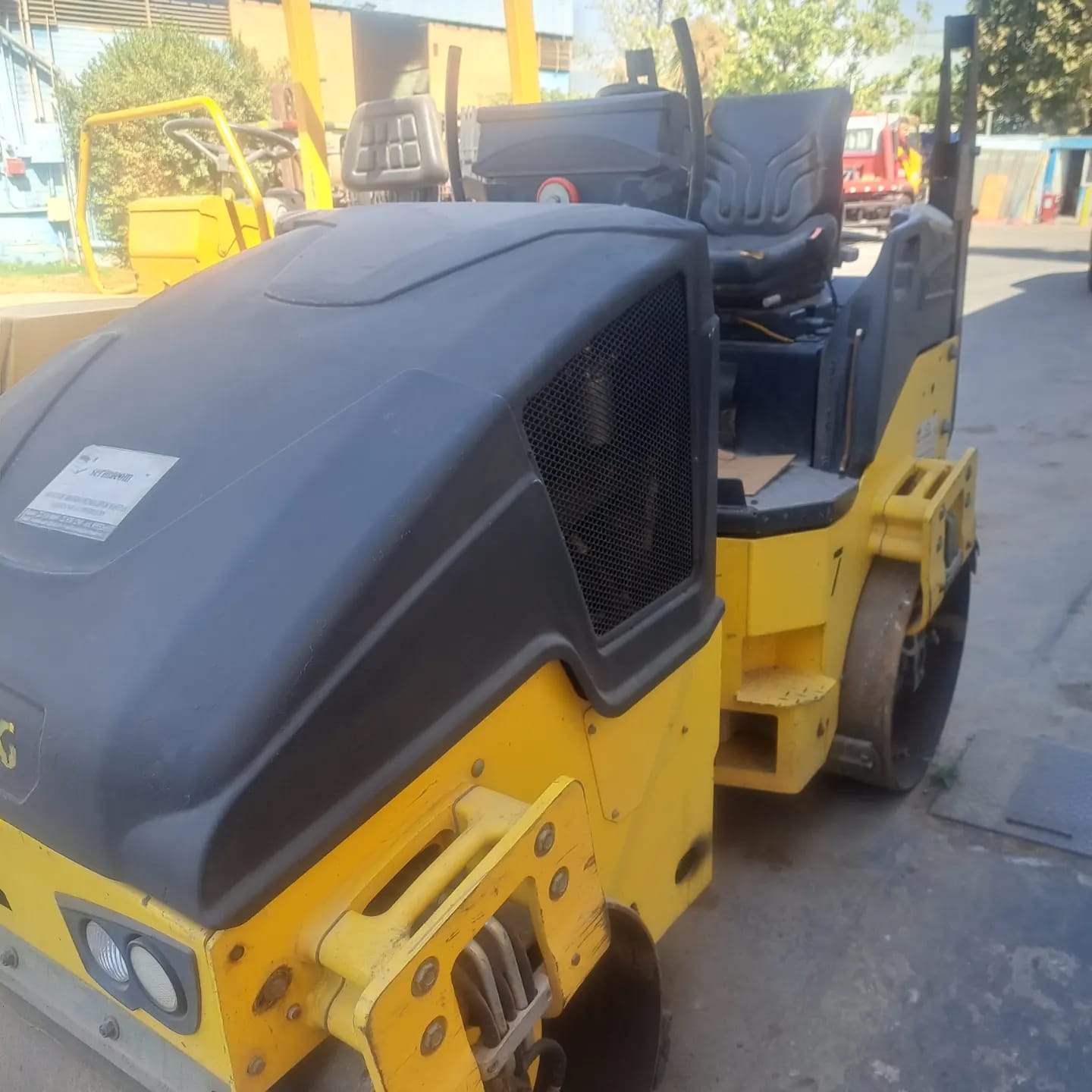 Rodillo Compactador con Operador Abordo